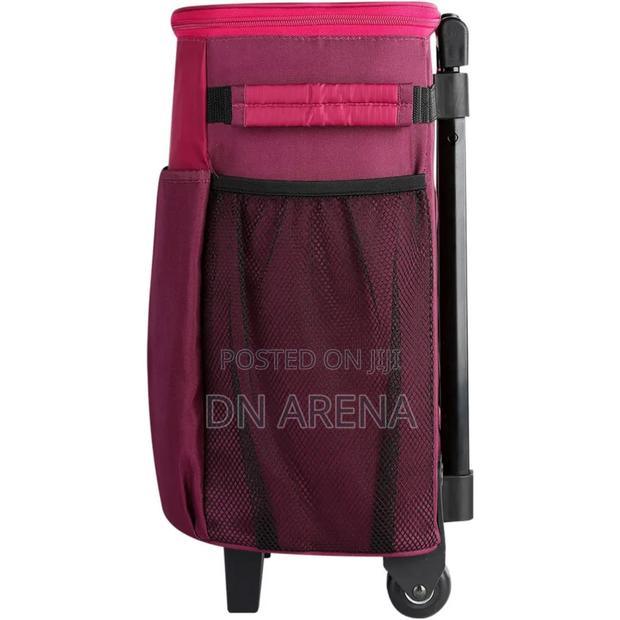 Igloo 32 Can Essentials Roller Cooler · Photo 8