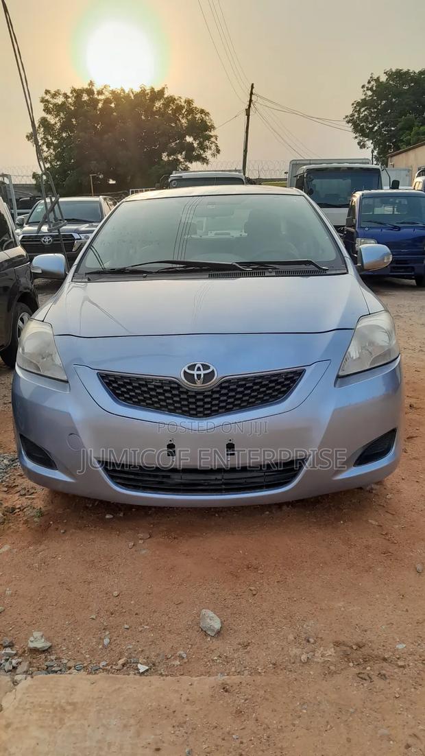 Toyota Belta 2012 Blue · Photo 2