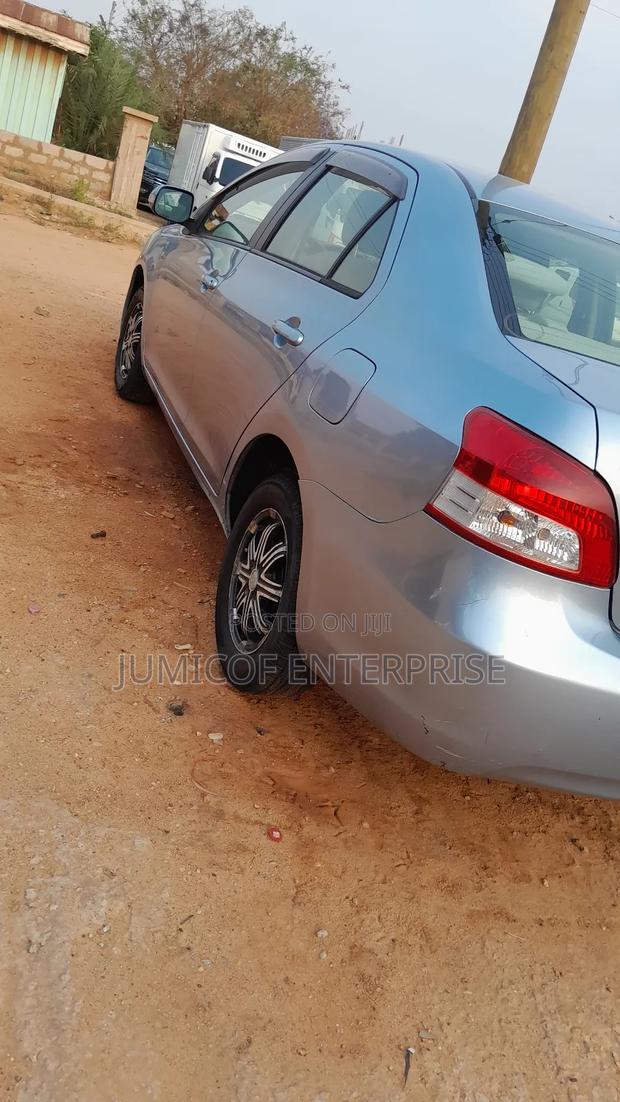 Toyota Belta 2012 Blue · Photo 5