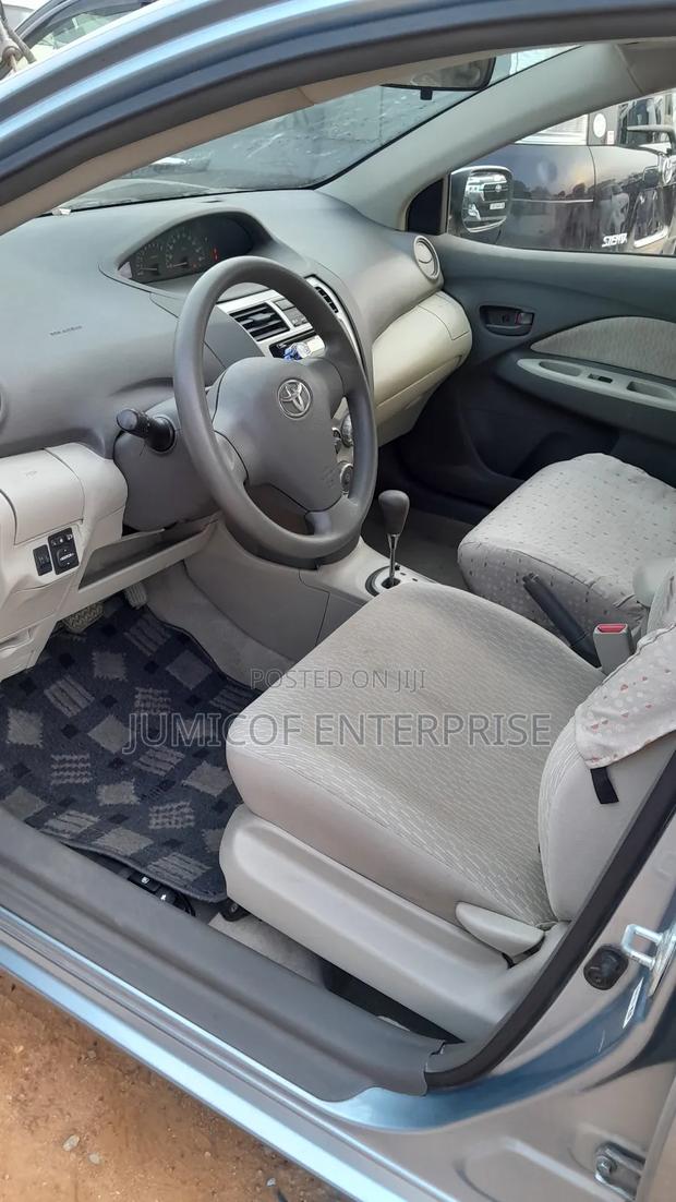 Toyota Belta 2012 Blue · Photo 6