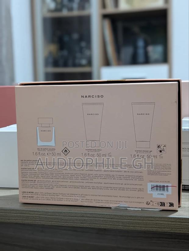 Narciso Rodriguez Narciso Poudrée Eau De Parfum Gift Set · Photo 2