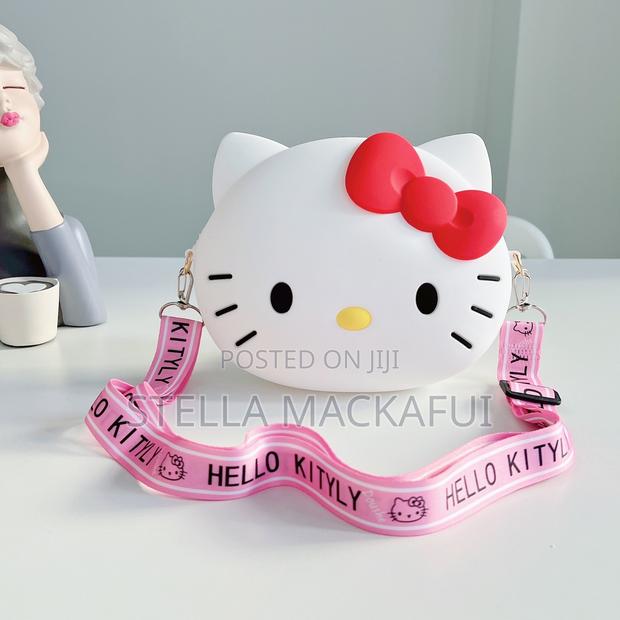 Cute Hello Kitty Bags for Kids and Adults · Photo 1