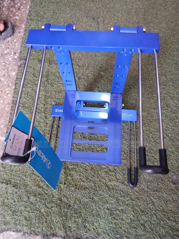 Laptops Stand · Photo 1