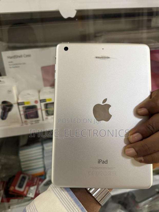 Apple iPad mini 3 128 GB Silver · Photo 2