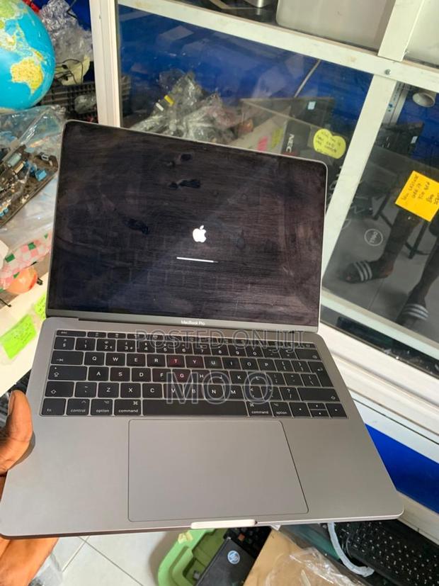 Laptop Apple MacBook Pro 2017 8GB Intel Core I5 SSD 128GB · Photo 2