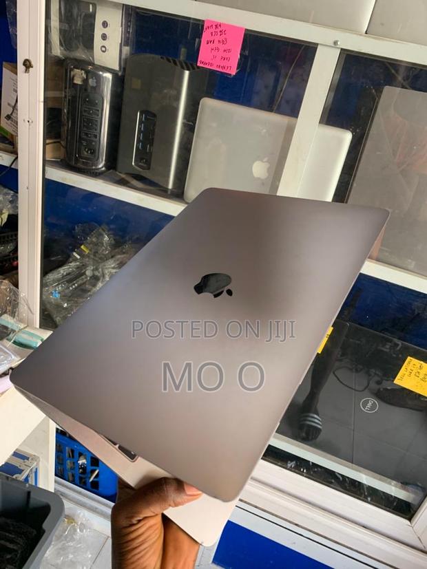 Laptop Apple MacBook Pro 2017 8GB Intel Core I5 SSD 128GB · Photo 4
