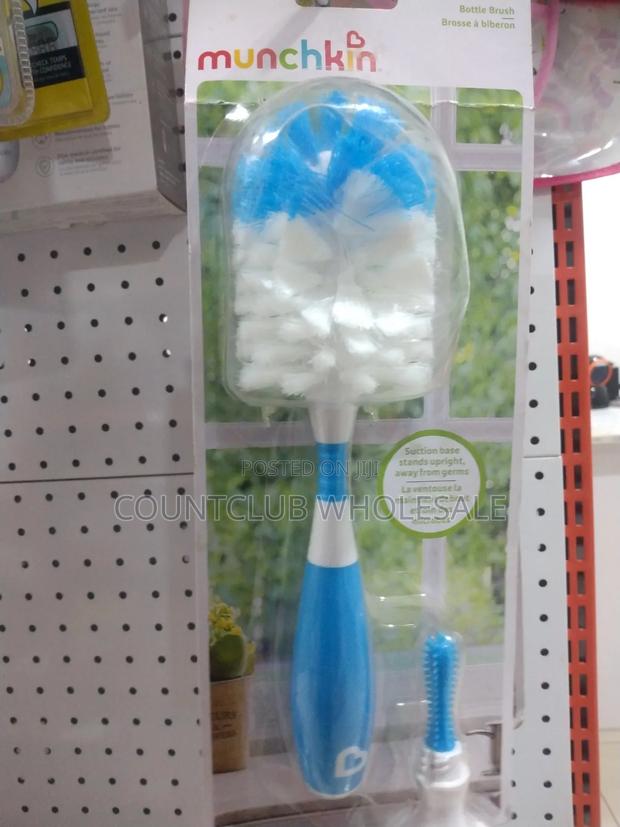 Munchkin Bristle Brush · Photo 1
