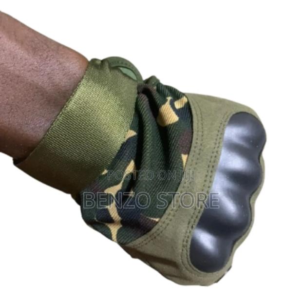 Quality Camouflage Hand Gloves for Gym and Riding · Photo 2