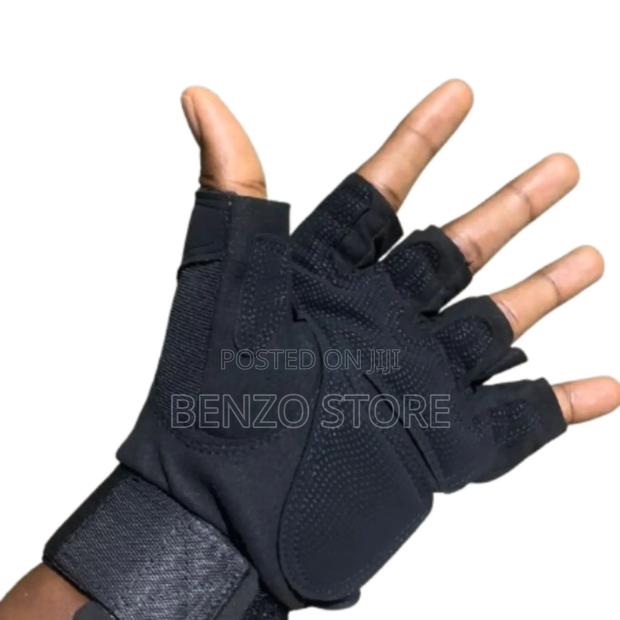 Hand Gloves for Gym, Military and Riding Available · Photo 1