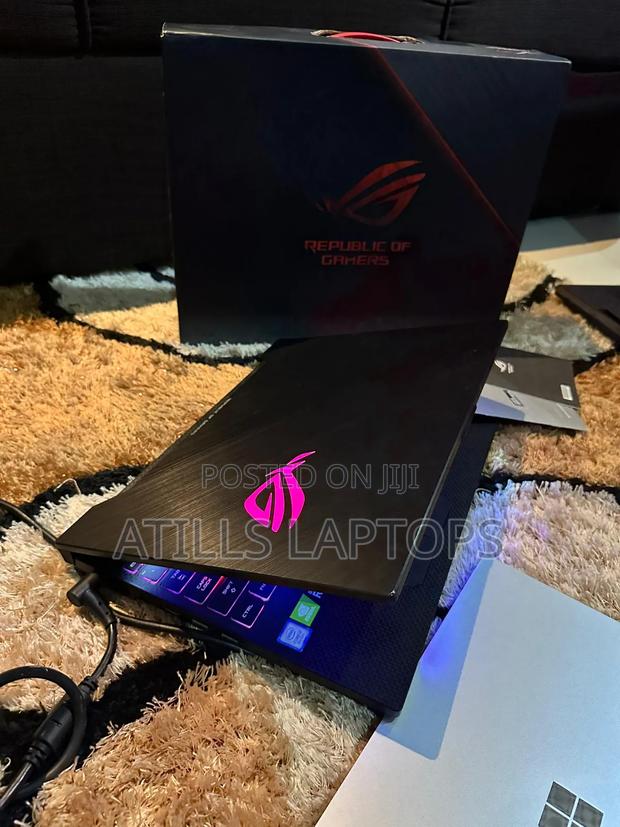 Laptop Asus ROG Strix SCAR Edition 16GB Intel Core I7 SSD 512GB · Photo 6