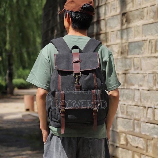 High Quality Backpacks · Photo 1