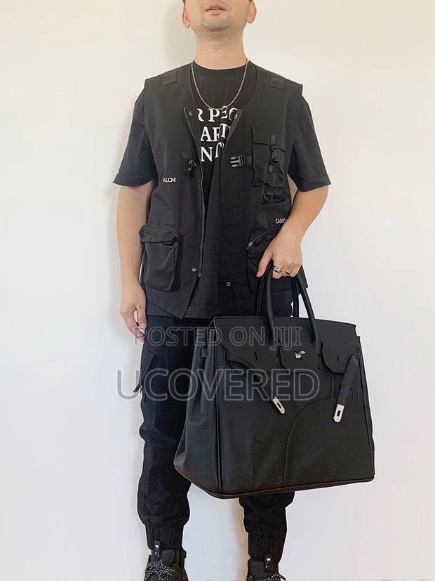High Quality Hand Crafted Leather Duffle Bag · Photo 1