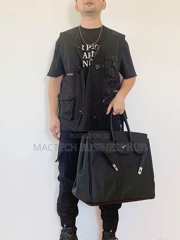 Hand Crafted Leather Bag · Photo 3