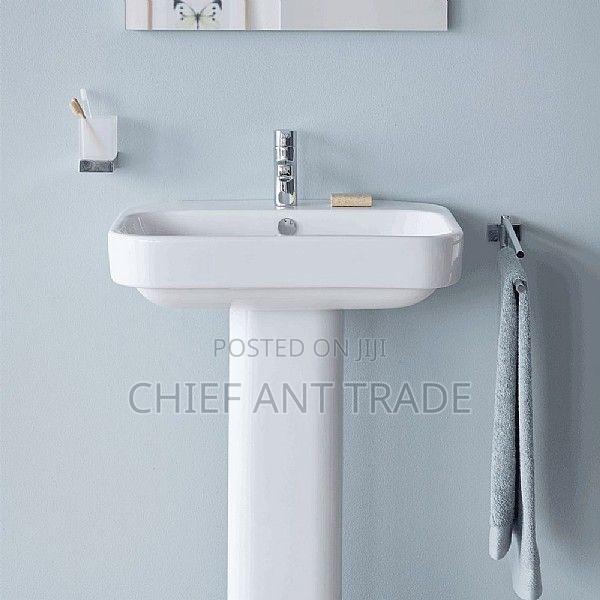 Basin With Pedestal. 05 · Photo 2
