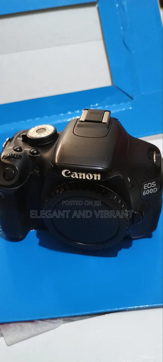 Canon 600d With Screen Color Change,Please Read Description · Photo 1