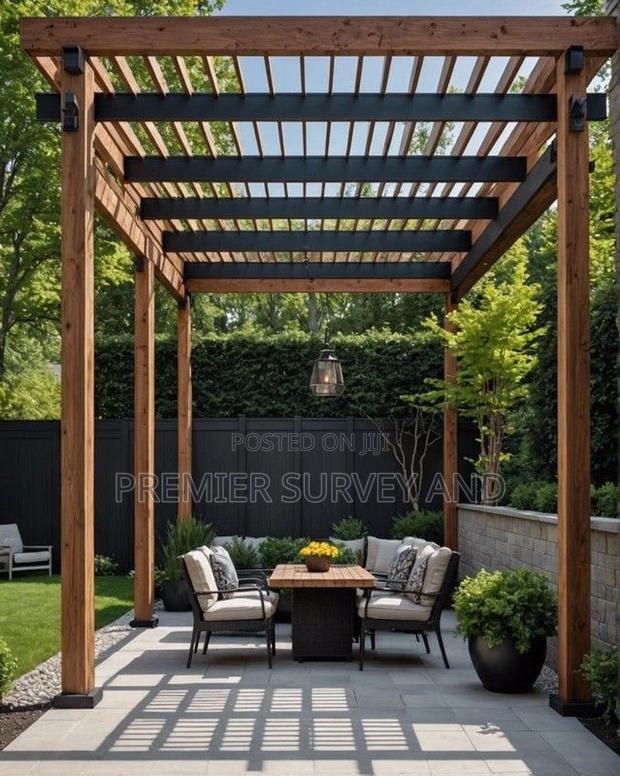 Stunning Pergola Structure · Photo 1
