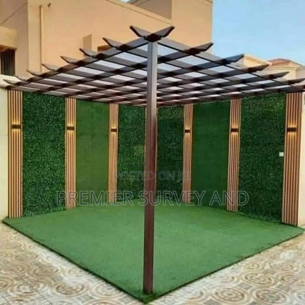 Stunning Pergola Structure · Photo 2