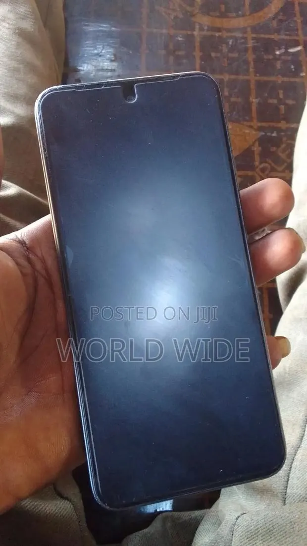 Itel P70 64 GB Black · Photo 1