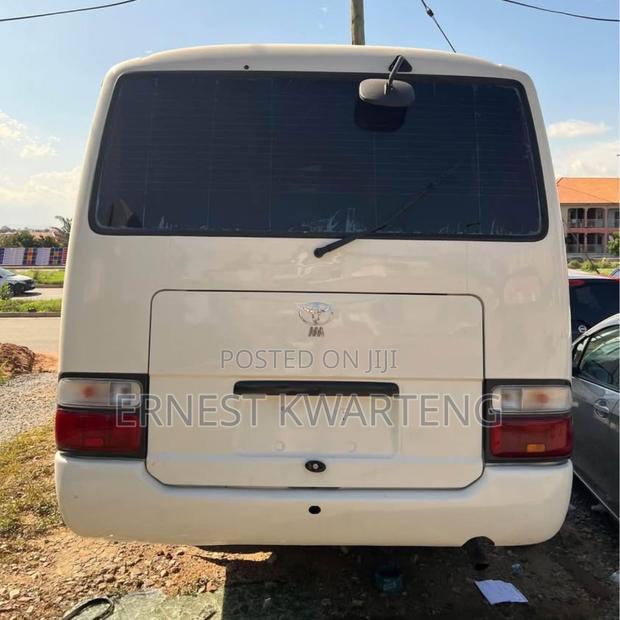 Toyota Coaster 2014 Grey · Photo 5