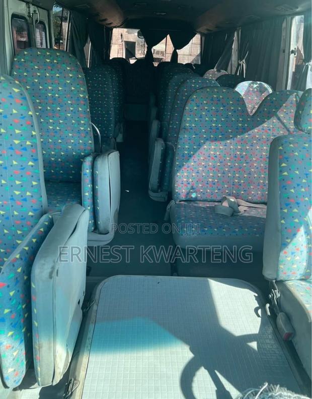 Toyota Coaster 2014 Grey · Photo 4