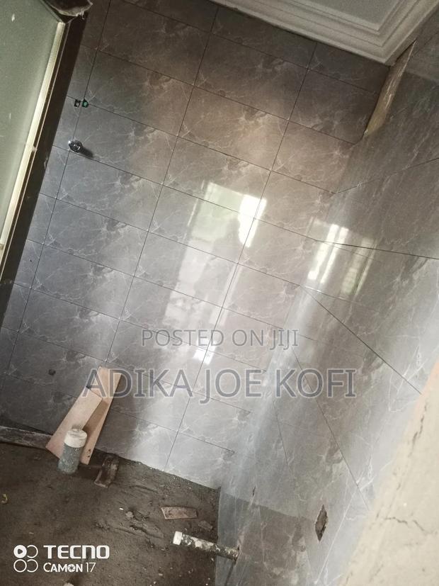 Smart Tiles Workers · Photo 1