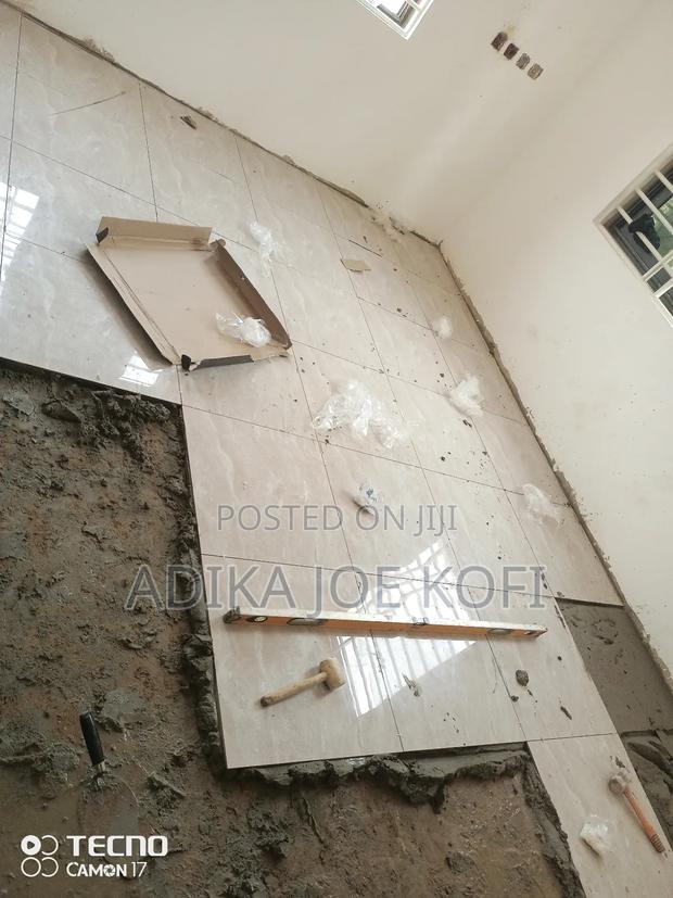 Smart Tiles Workers · Photo 3