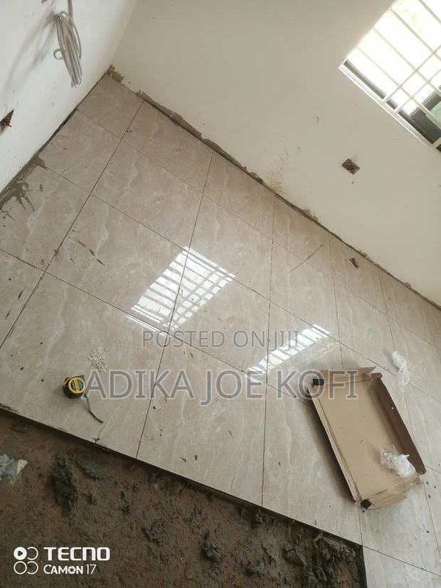 Smart Tiles Workers · Photo 5