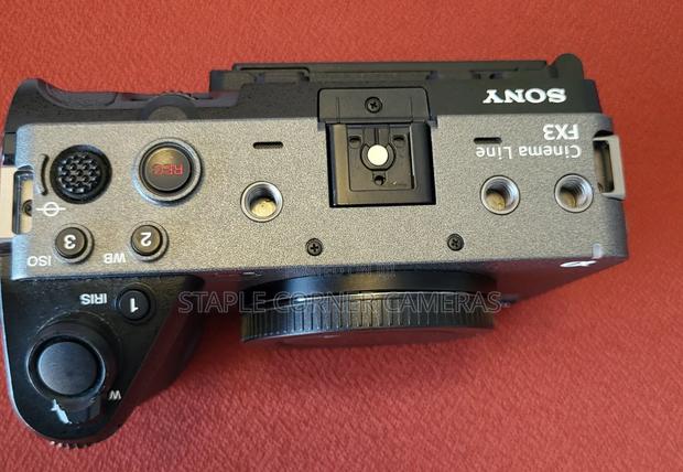Sony Alpha Fx3 12mp Cinema Line Camera Body Xlr Handle 4k · Photo 2
