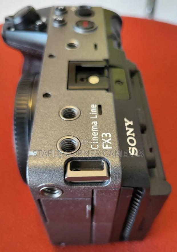 Sony Alpha Fx3 12mp Cinema Line Camera Body Xlr Handle 4k · Photo 3