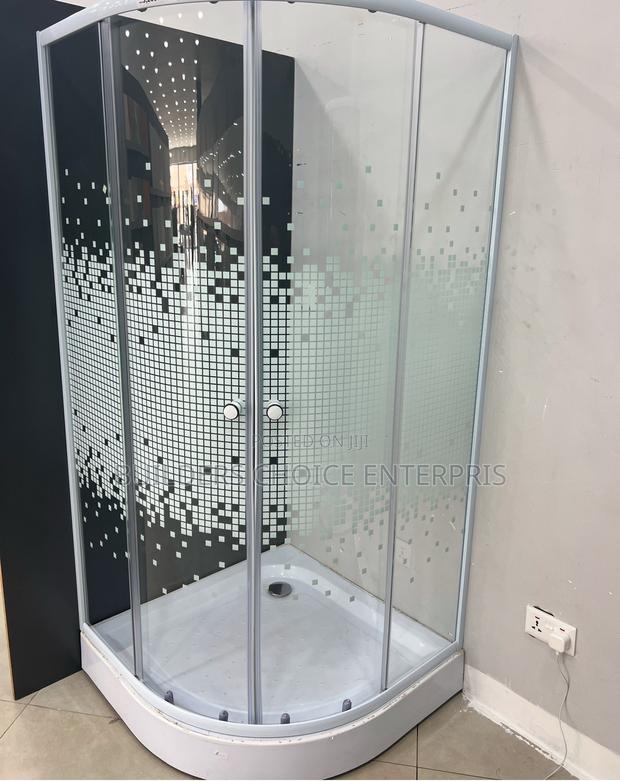 Walk in Shower Cubicle · Photo 1