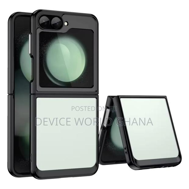 Transparent Color Case Available for Samsung Z Flip 6 and 5 · Photo 3