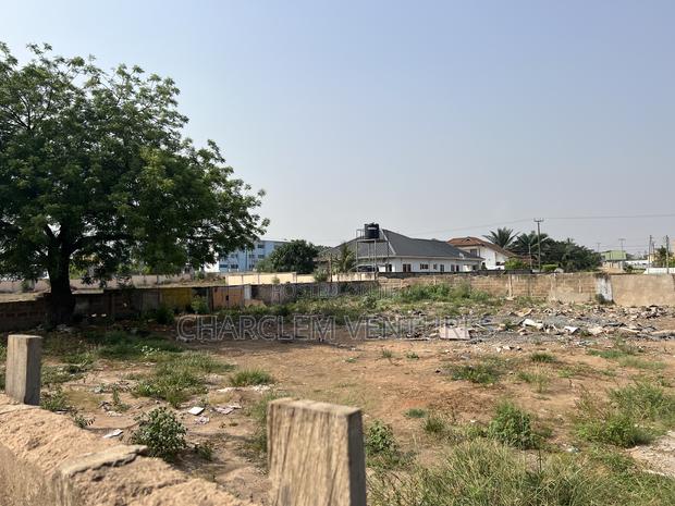 Plots of Land for Sale at East Airport · Photo 4
