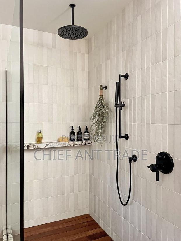 Short Pole Shower. Hot Cold. 8305h · Photo 4