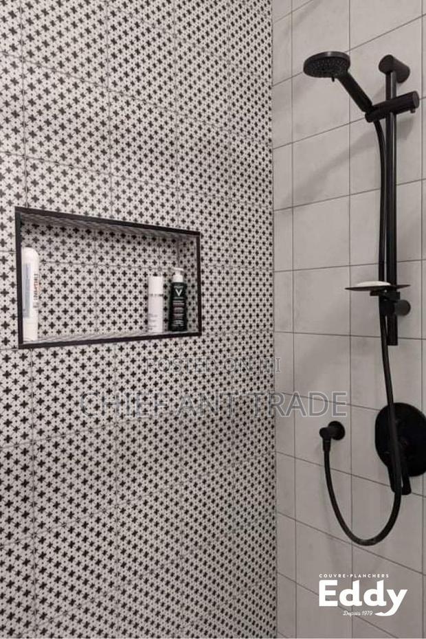 Short Pole Shower. Hot Cold. 8305h · Photo 3