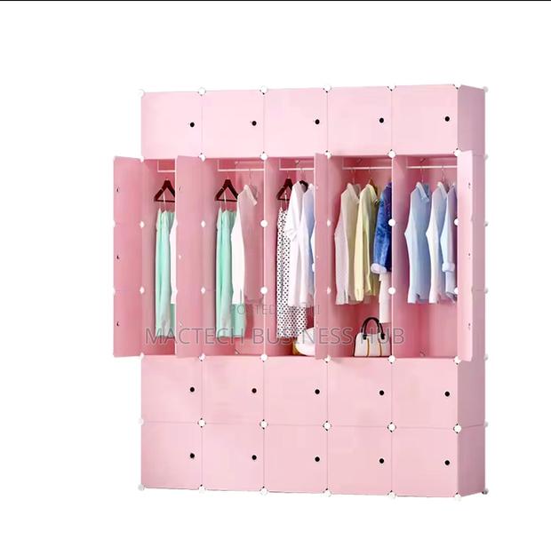 30 Cubes Plastic Wardrobes · Photo 3