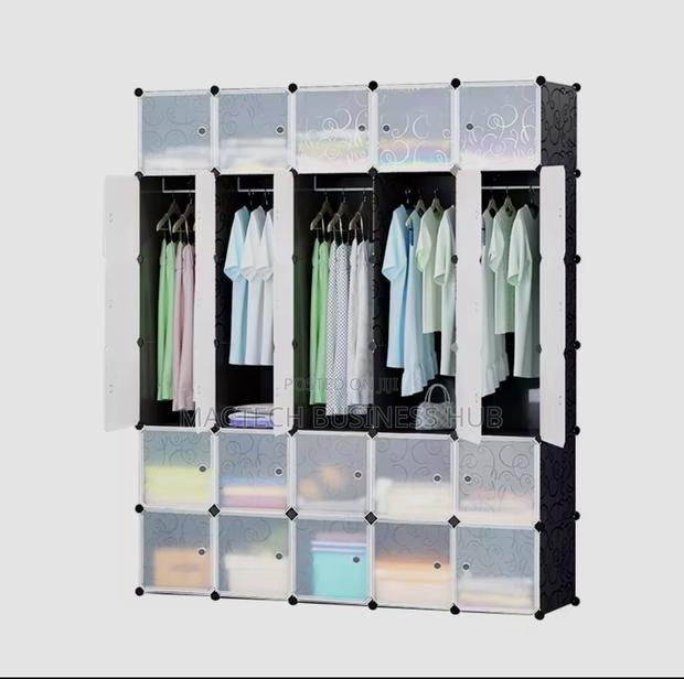Foldable Plastic Wardrobe 30 Cubes · Photo 2