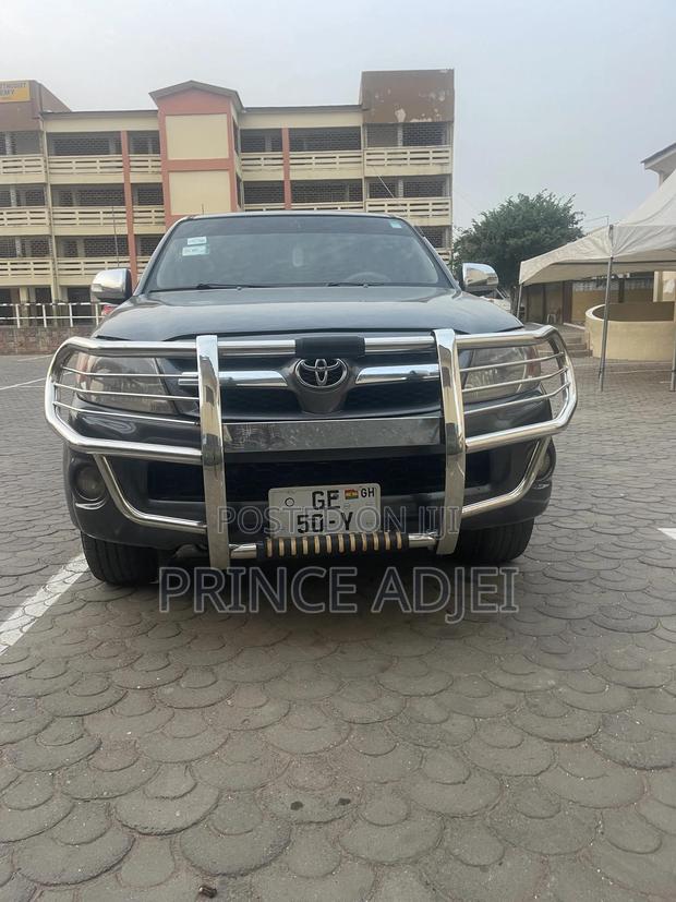 Toyota Hilux 2.5 D-4D Double Cab 2008 Gray · Photo 2