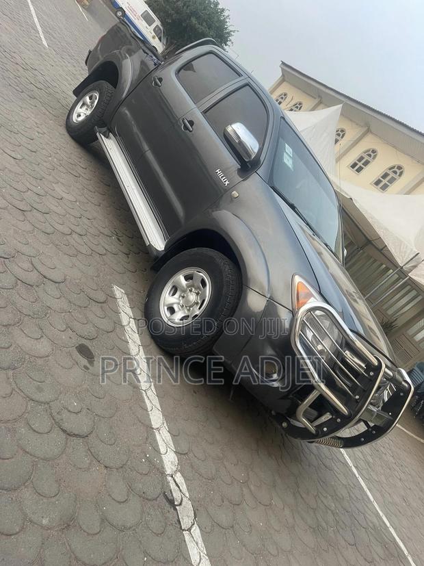 Toyota Hilux 2.5 D-4D Double Cab 2008 Gray · Photo 4
