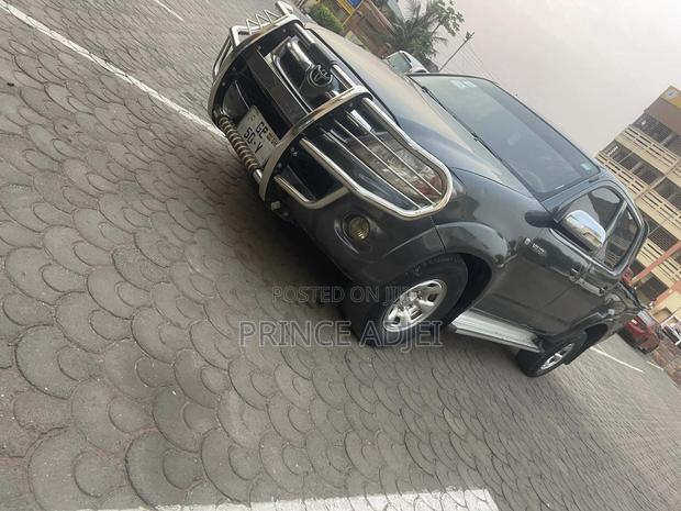 Toyota Hilux 2.5 D-4D Double Cab 2008 Gray · Photo 5