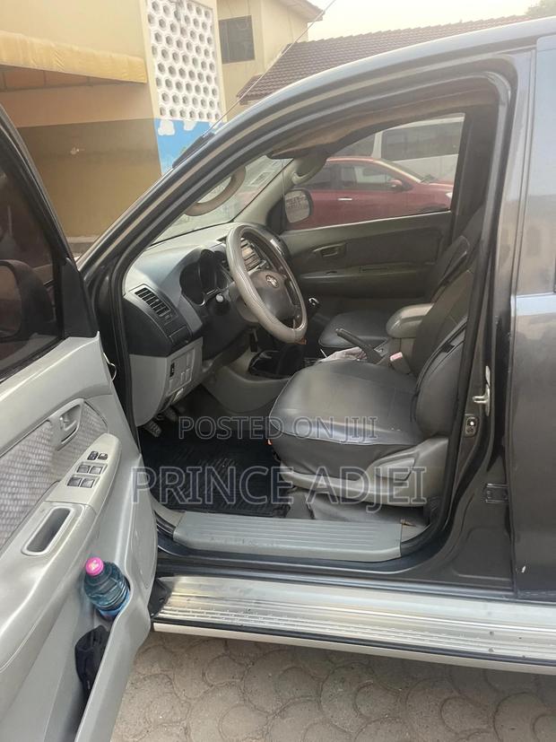 Toyota Hilux 2.5 D-4D Double Cab 2008 Gray · Photo 6