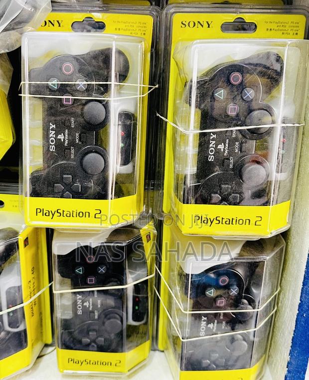Ps 2 Wired Game Pad · Photo 1