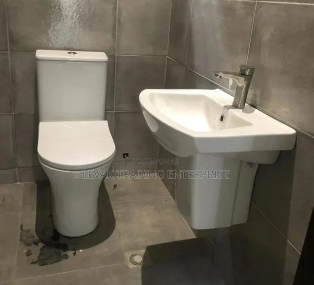 Frencia Water Closet - Basin + Watercloset - Toilet Bowl · Photo 1