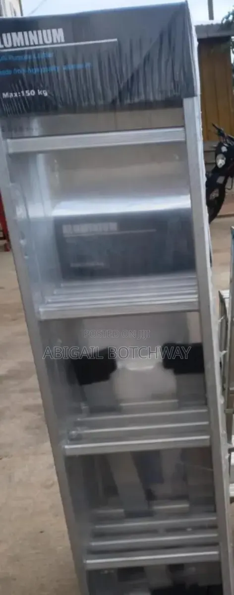 Aluminium Foldable Ladder 4x5 · Photo 1