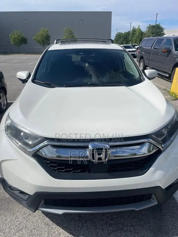 Honda CR-V 2017 White · Photo 1
