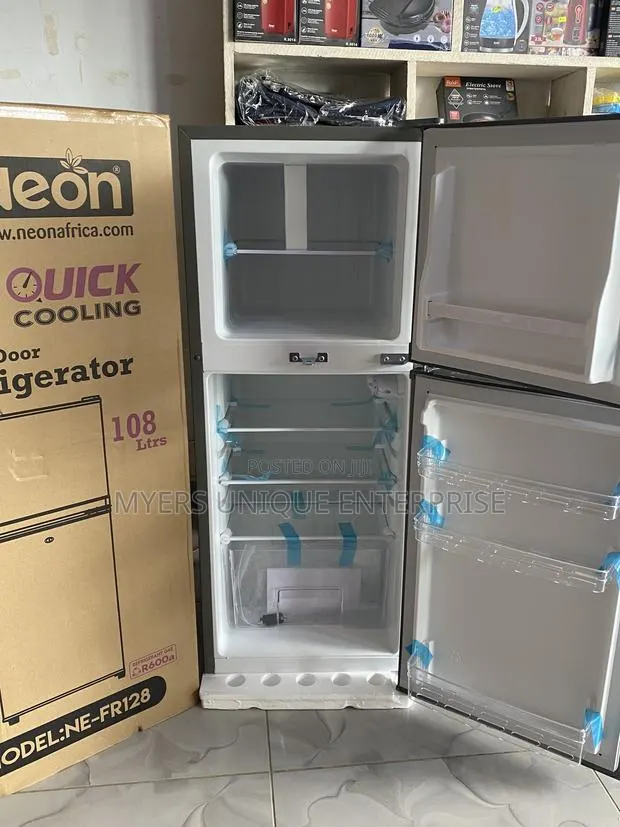 Strong Freezer Compartment Double Door Fridge 108L · Photo 1