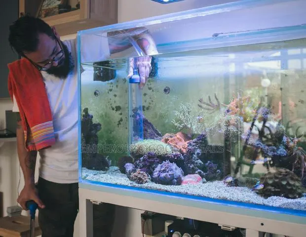 Aquarium Tank Cleaner · Photo 1