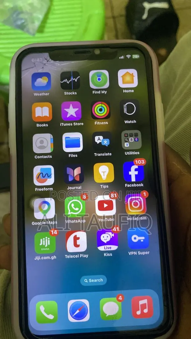 Apple iPhone 11 64 GB Black · Photo 1