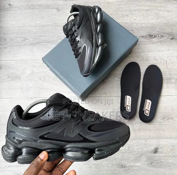 New Balance 2000 T-Black · Photo 1
