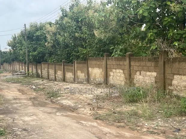 20 Plots of Land for Sale at Atonsu Aputuogya · Photo 1
