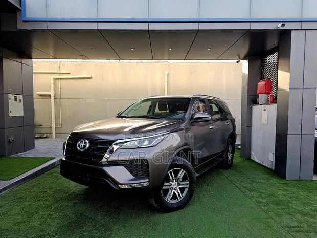 Toyota Fortuner 2.7 AWD 2019 Gray · Photo 1